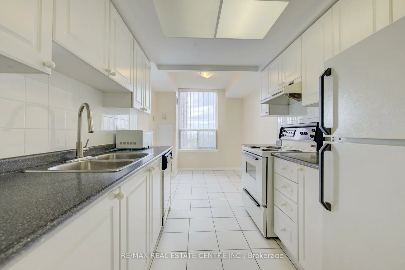 135, Hillcrest, Cooksville, Mississauga