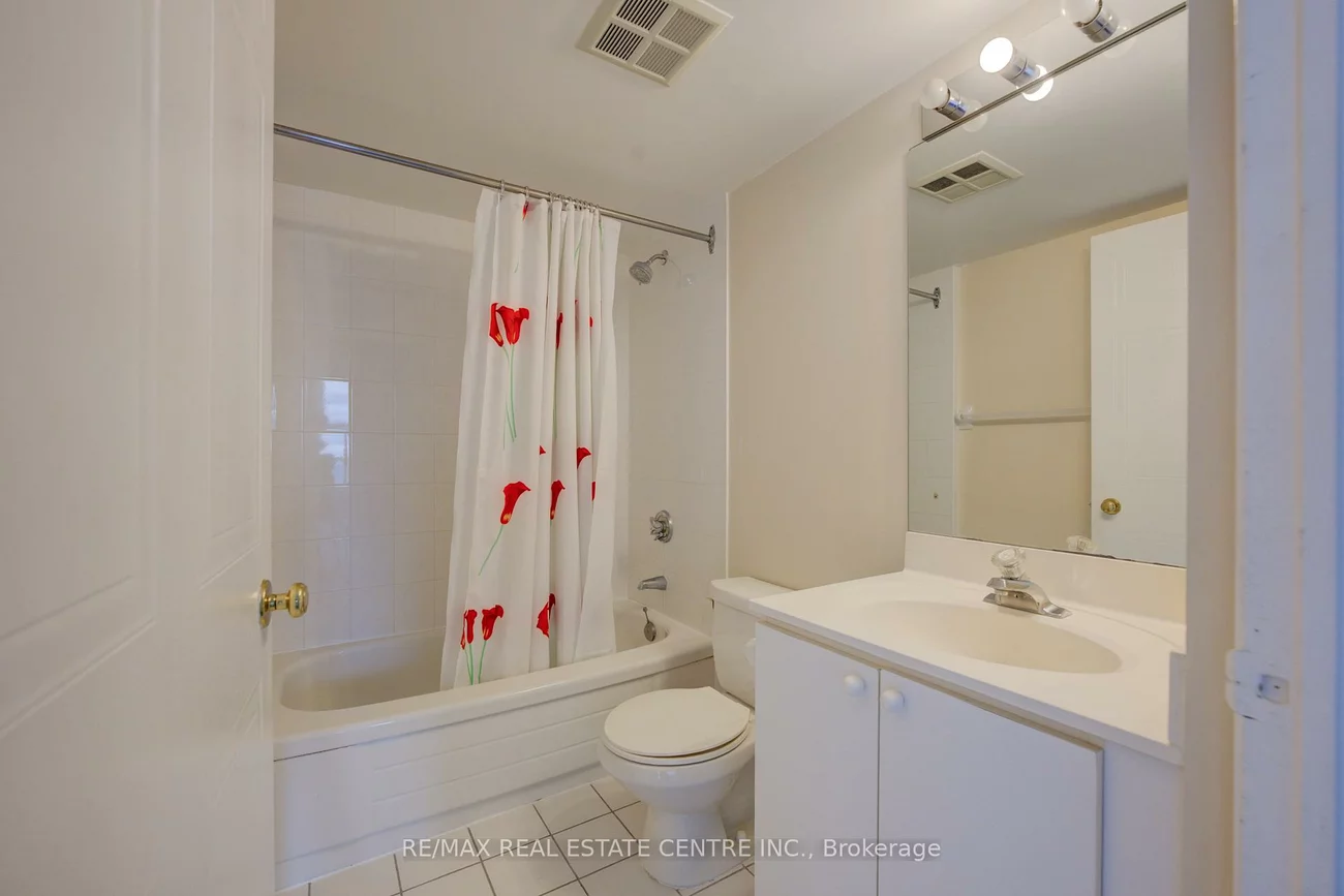 135, Hillcrest, Cooksville, Mississauga