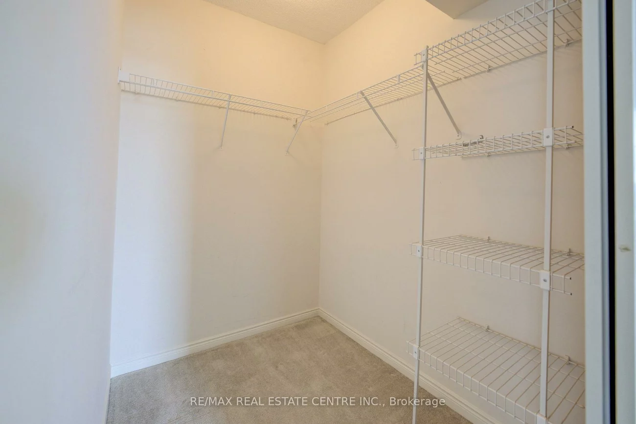 135, Hillcrest, Cooksville, Mississauga