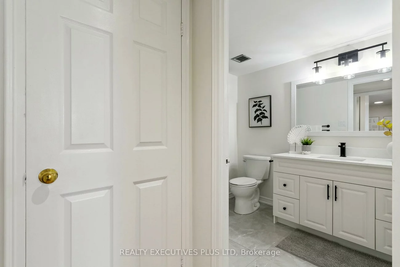 4235, Sherwoodtowne, City Centre, Mississauga