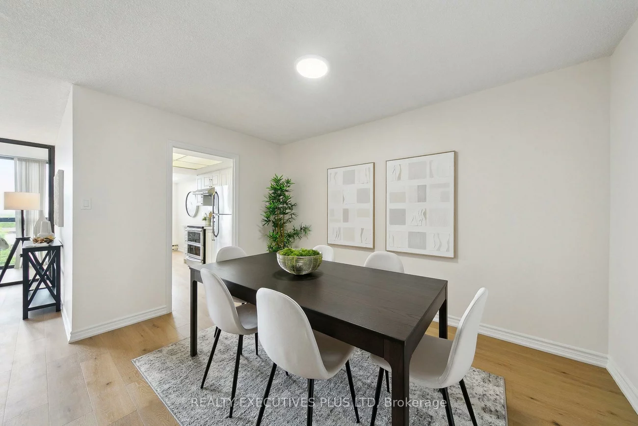 4235, Sherwoodtowne, City Centre, Mississauga