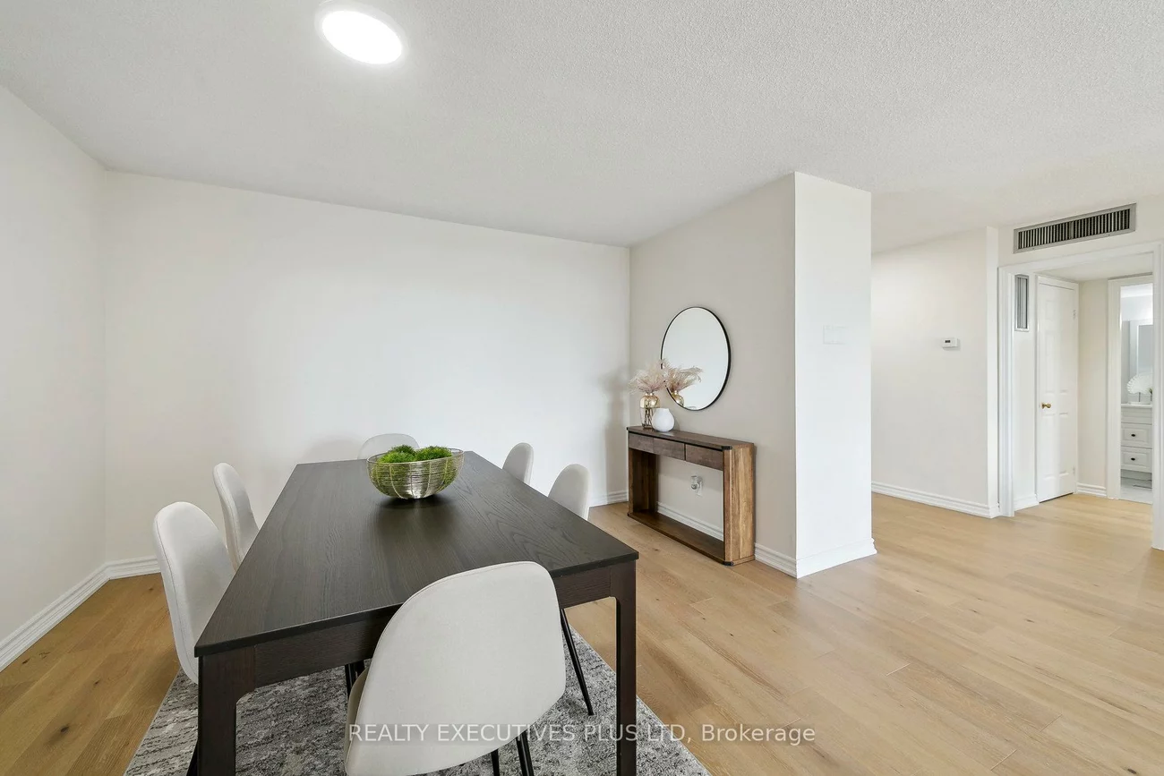 4235, Sherwoodtowne, City Centre, Mississauga