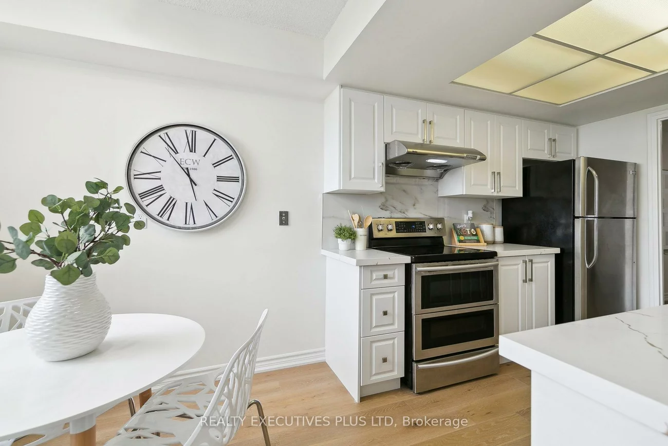 4235, Sherwoodtowne, City Centre, Mississauga