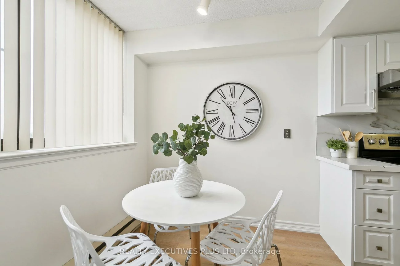 4235, Sherwoodtowne, City Centre, Mississauga
