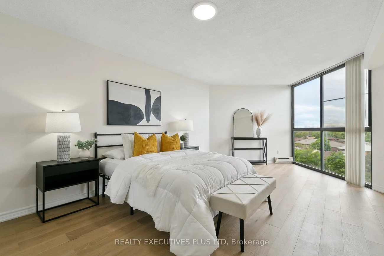 4235, Sherwoodtowne, City Centre, Mississauga