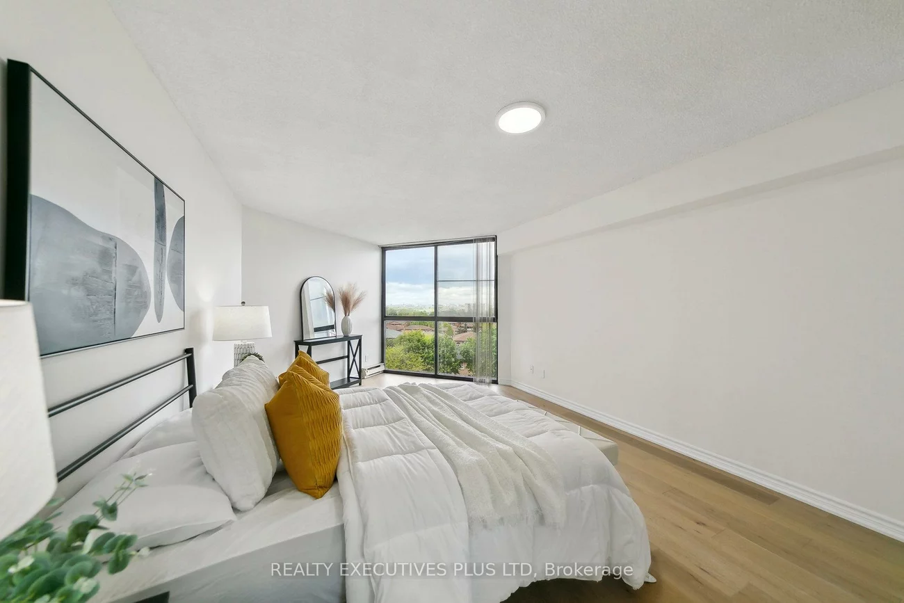 4235, Sherwoodtowne, City Centre, Mississauga