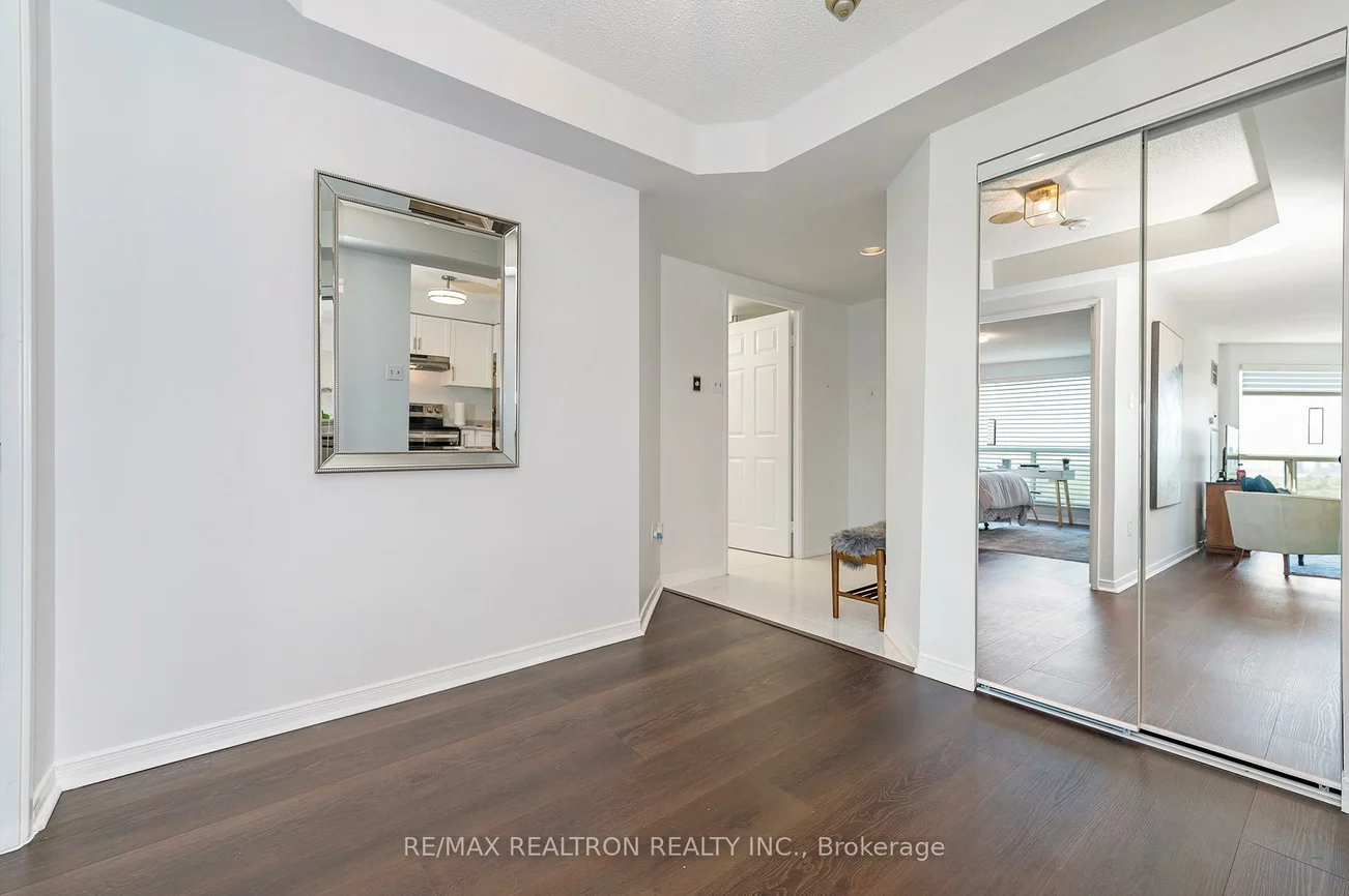 2155, Burnhamthorpe, Erin Mills, Mississauga
