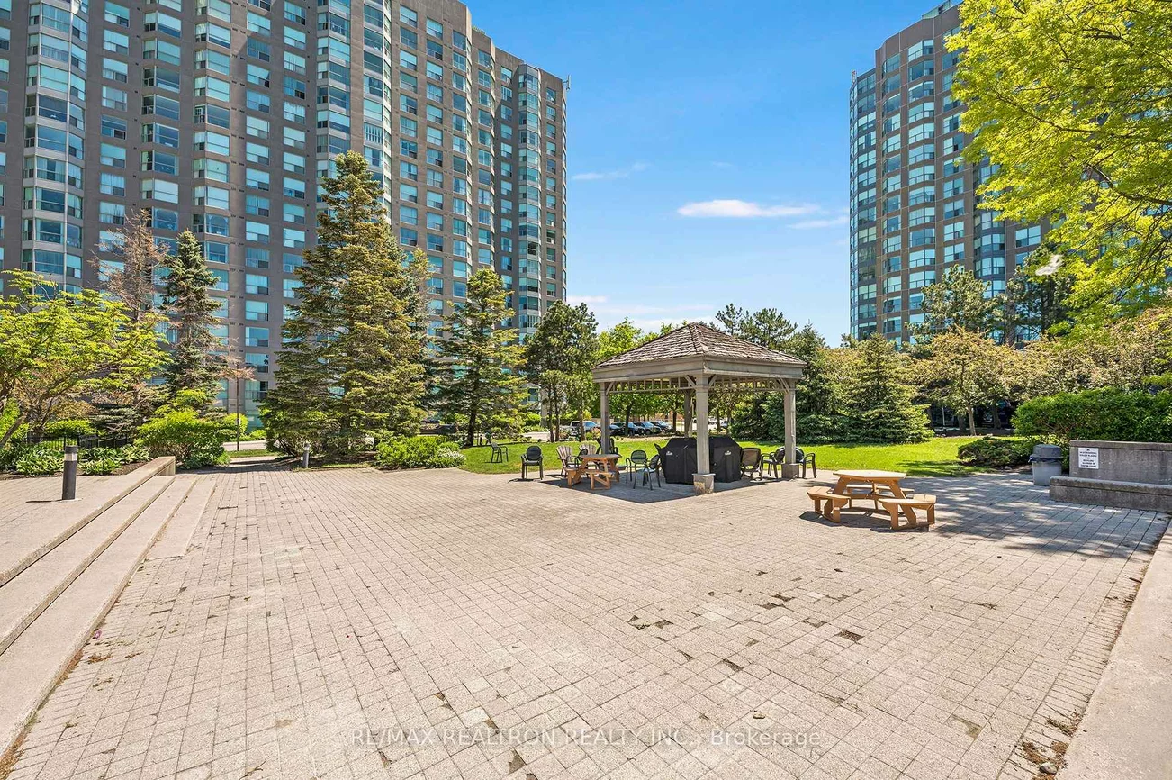 2155, Burnhamthorpe, Erin Mills, Mississauga