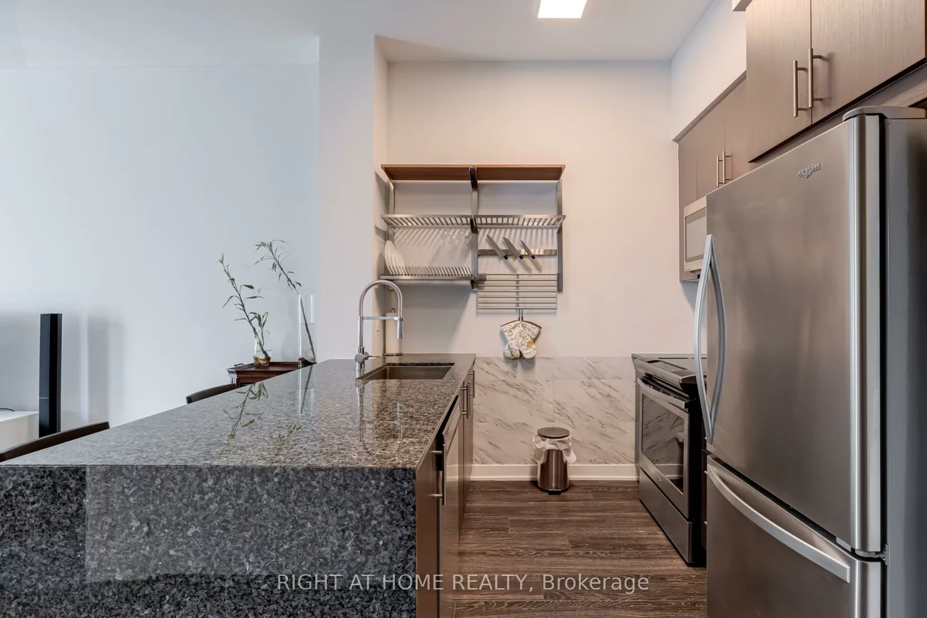4085, Parkside Village, City Centre, Mississauga
