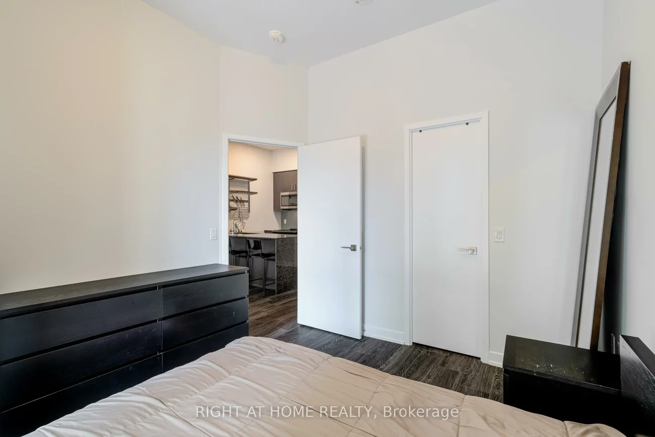 4085, Parkside Village, City Centre, Mississauga