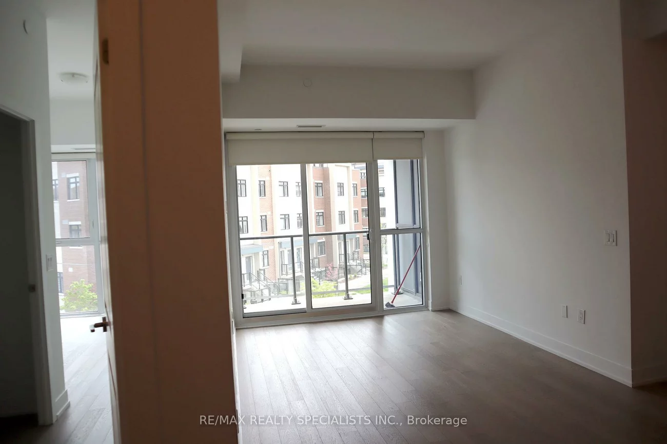 1063, Douglas McCurdy, Lakeview, Mississauga