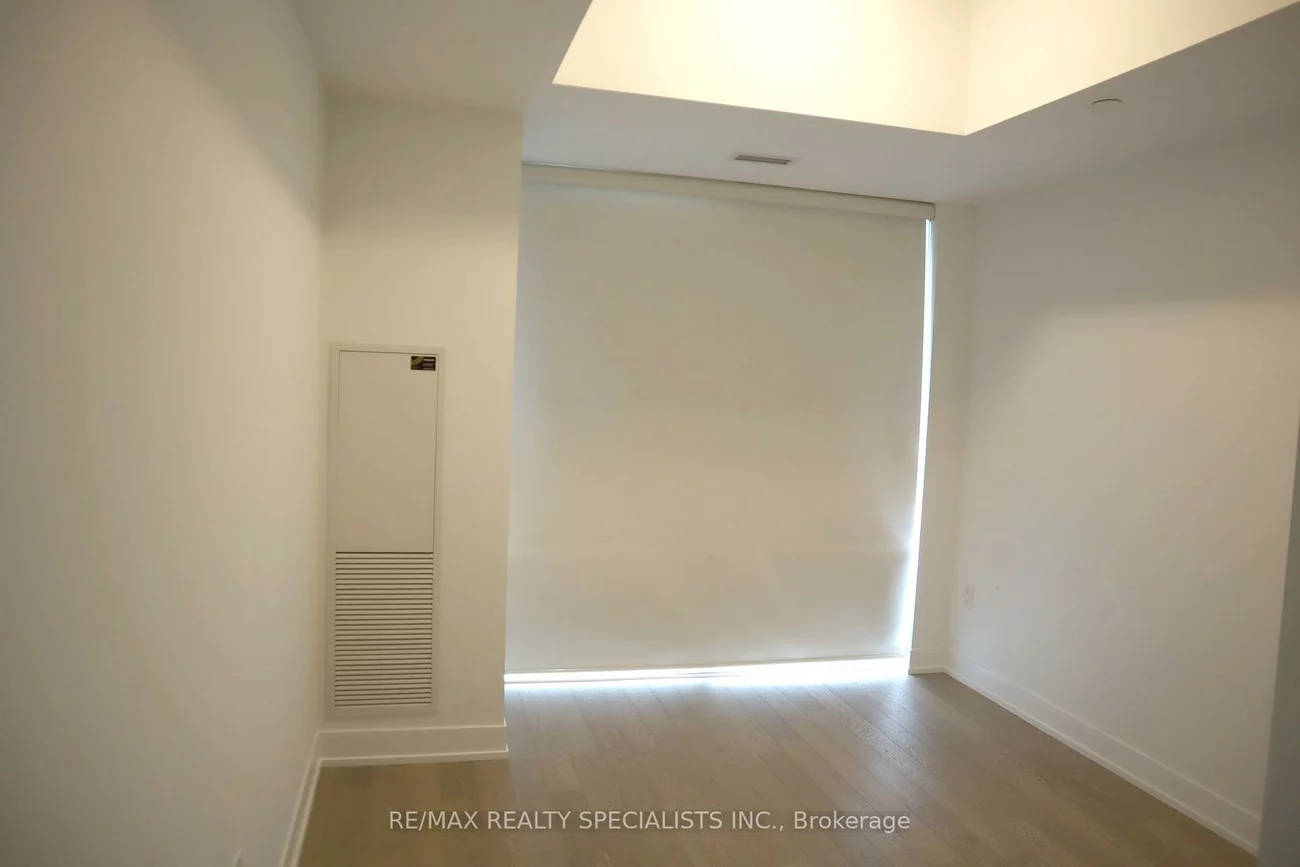 1063, Douglas McCurdy, Lakeview, Mississauga