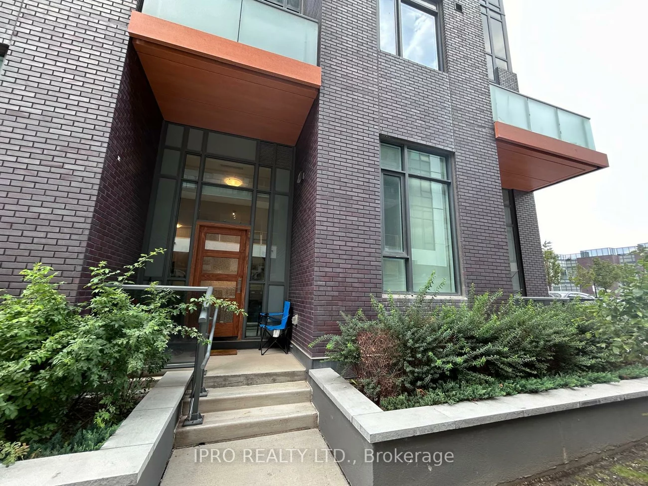 8, Nahani, Hurontario, Mississauga