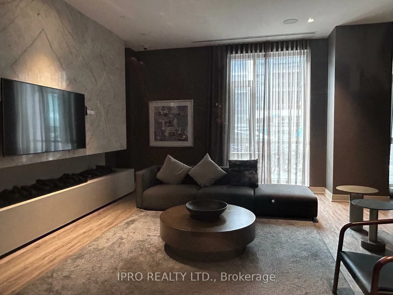 8, Nahani, Hurontario, Mississauga