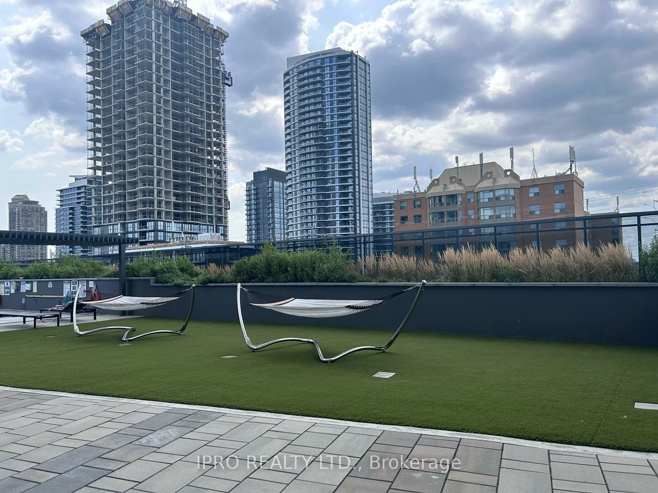 8, Nahani, Hurontario, Mississauga