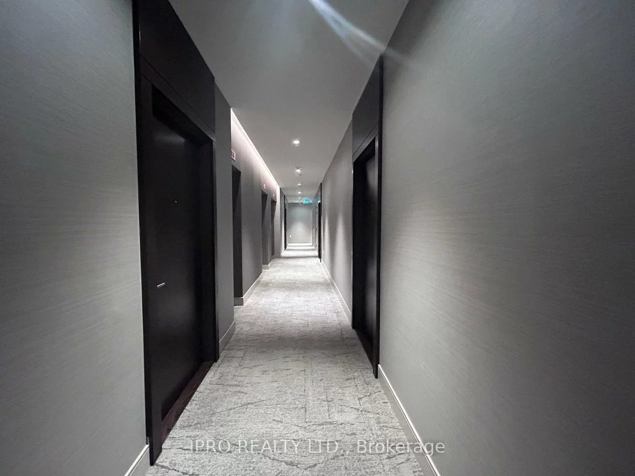 8, Nahani, Hurontario, Mississauga