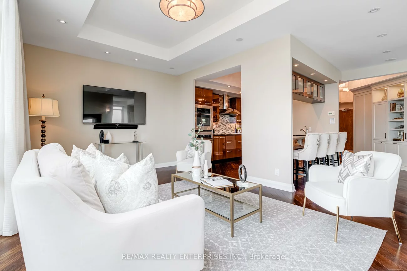 1055, Southdown, Clarkson, Mississauga