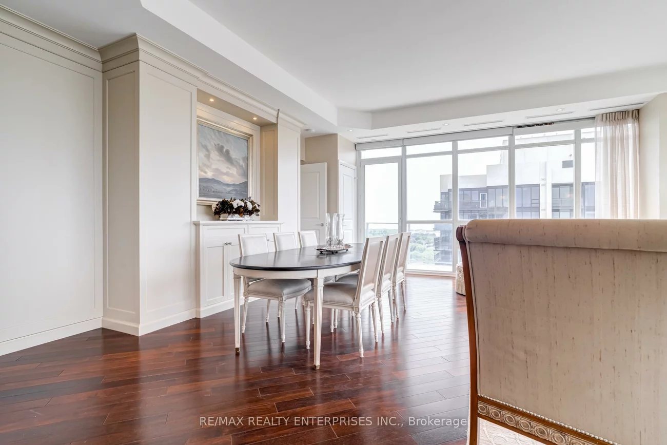 1055, Southdown, Clarkson, Mississauga