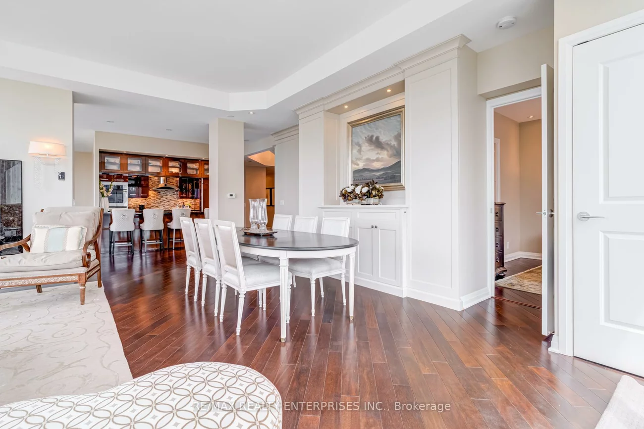 1055, Southdown, Clarkson, Mississauga