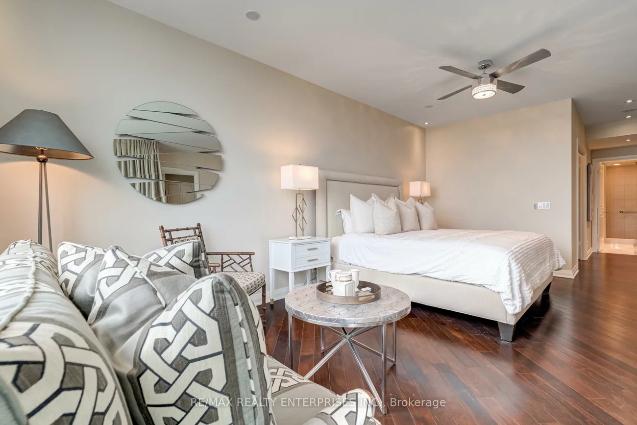 1055, Southdown, Clarkson, Mississauga
