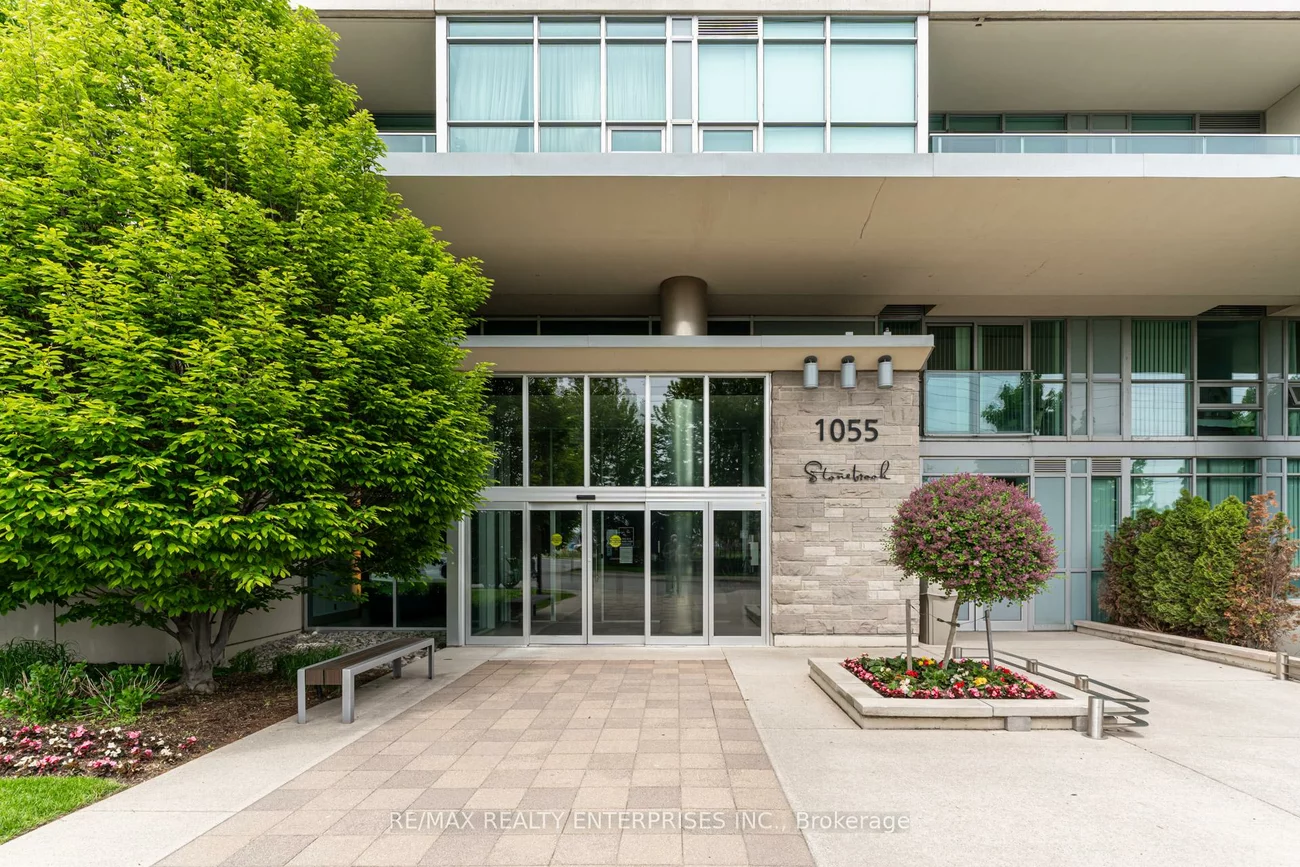 1055, Southdown, Clarkson, Mississauga