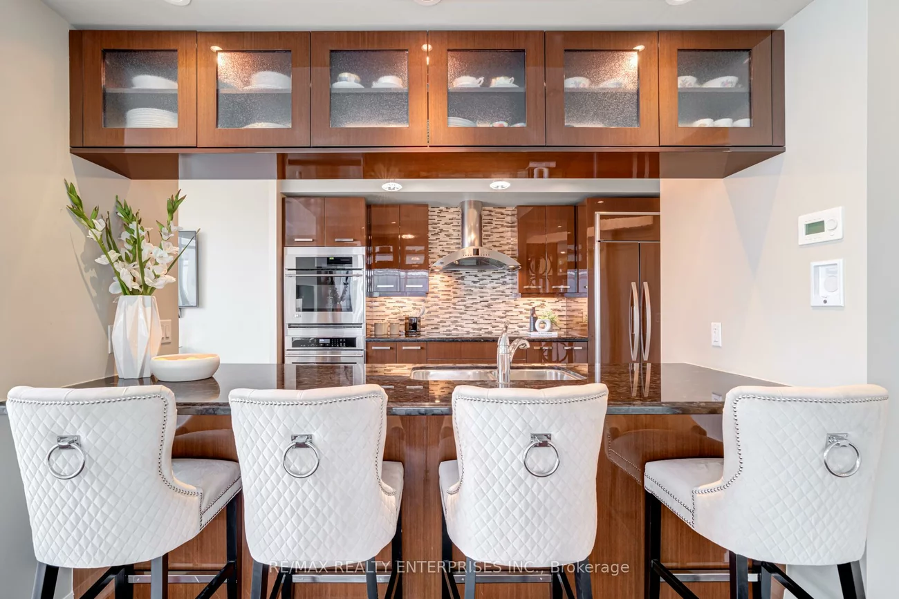 1055, Southdown, Clarkson, Mississauga