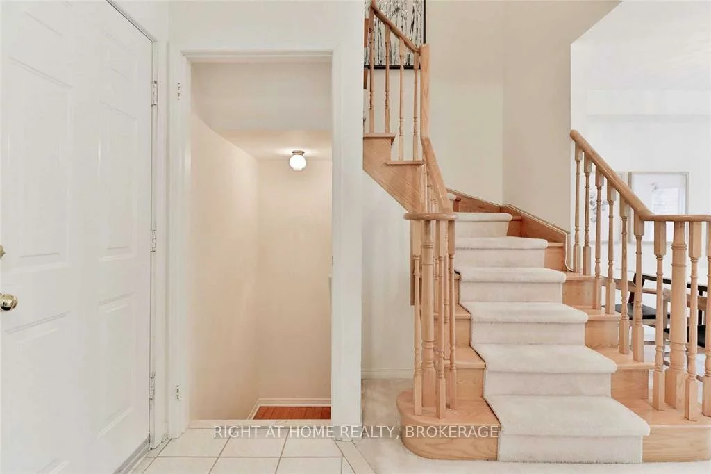 2665, Thomas, Central Erin Mills, Mississauga