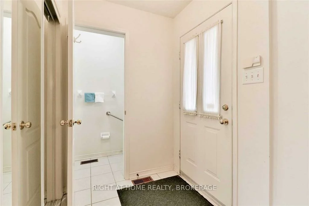 2665, Thomas, Central Erin Mills, Mississauga