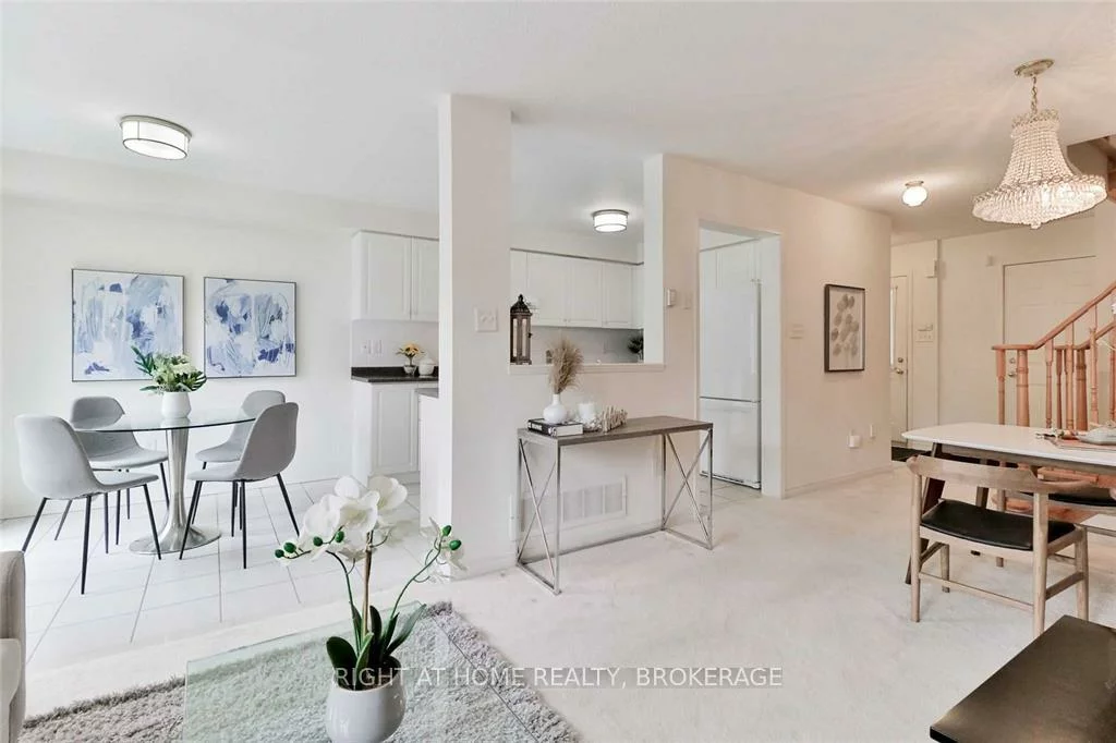 2665, Thomas, Central Erin Mills, Mississauga