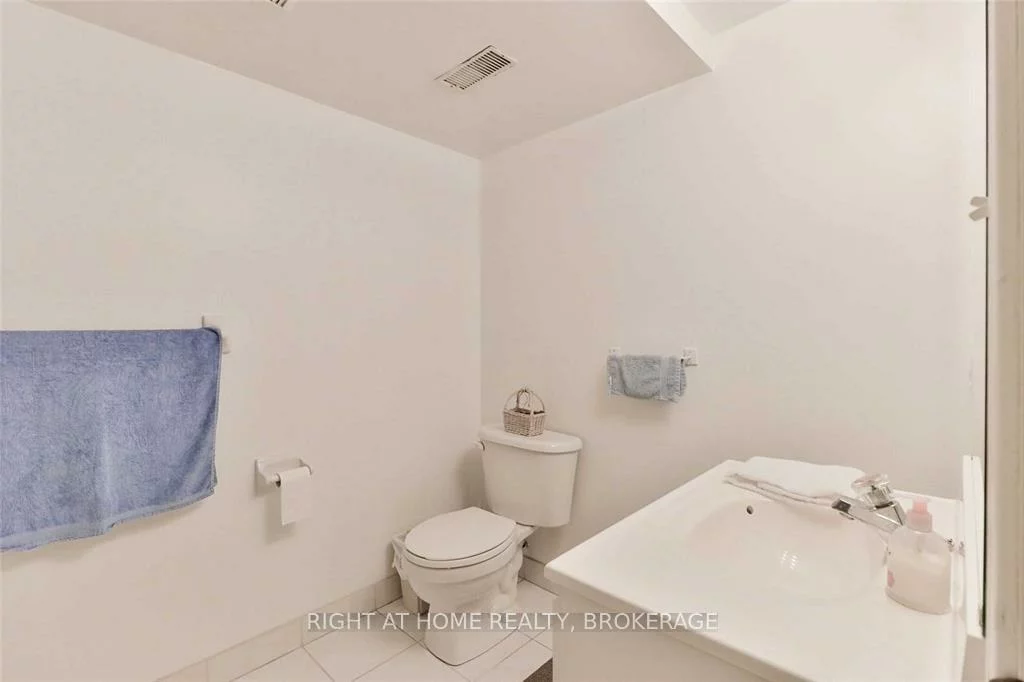 2665, Thomas, Central Erin Mills, Mississauga
