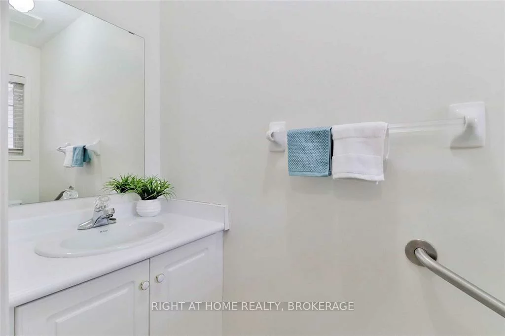 2665, Thomas, Central Erin Mills, Mississauga