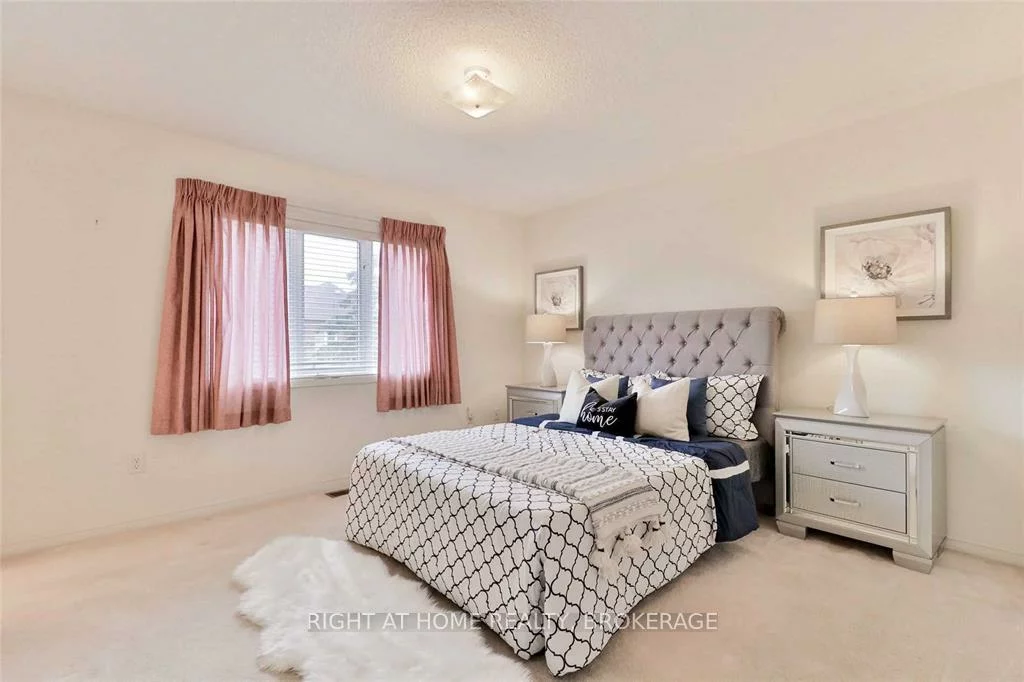 2665, Thomas, Central Erin Mills, Mississauga