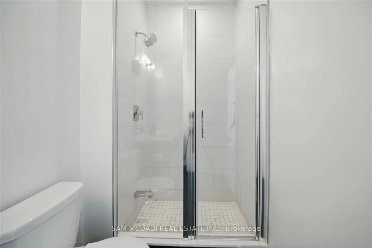 8, Nahani, Hurontario, Mississauga