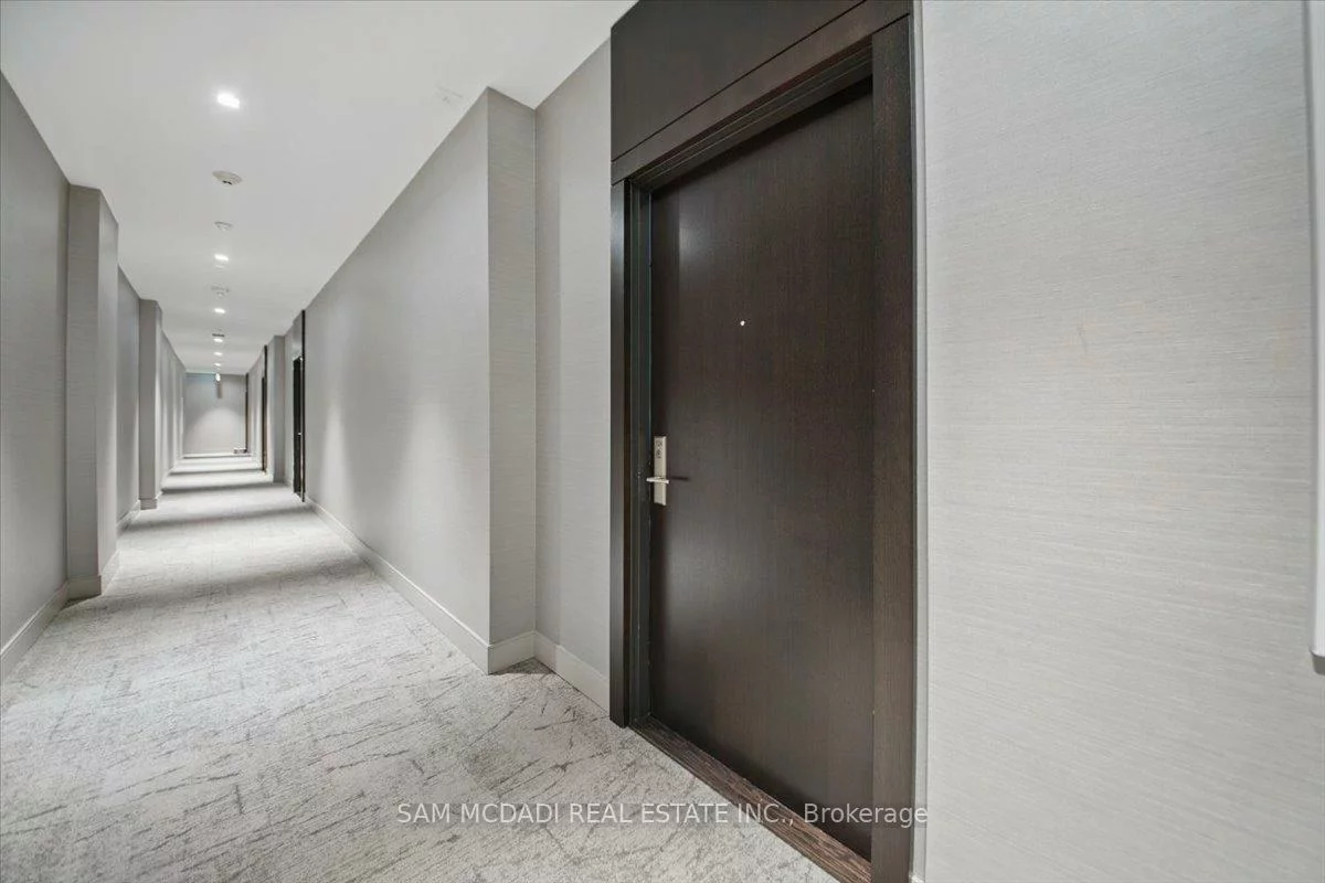 8, Nahani, Hurontario, Mississauga