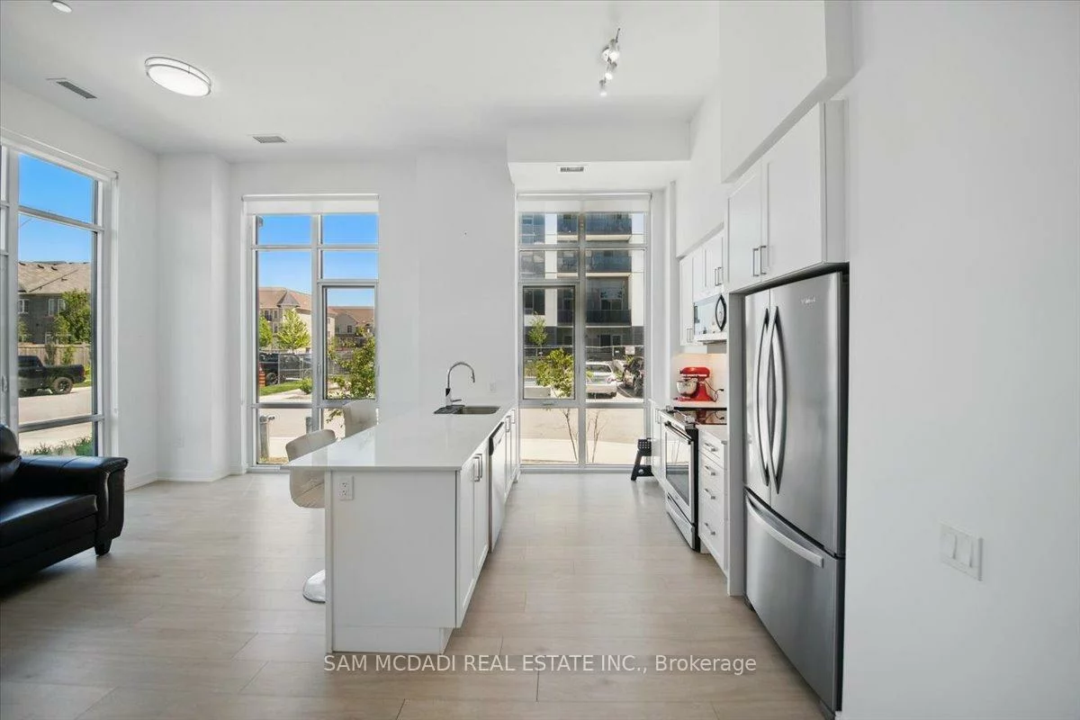 8, Nahani, Hurontario, Mississauga