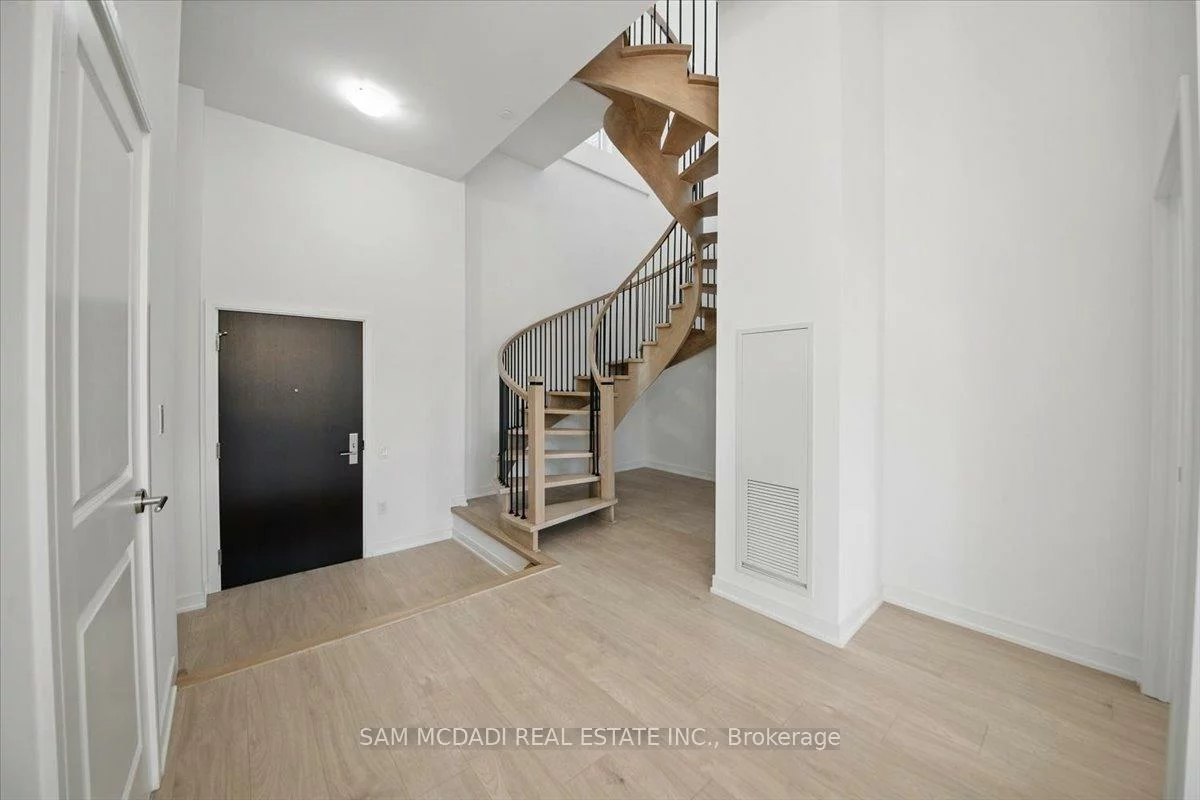 8, Nahani, Hurontario, Mississauga