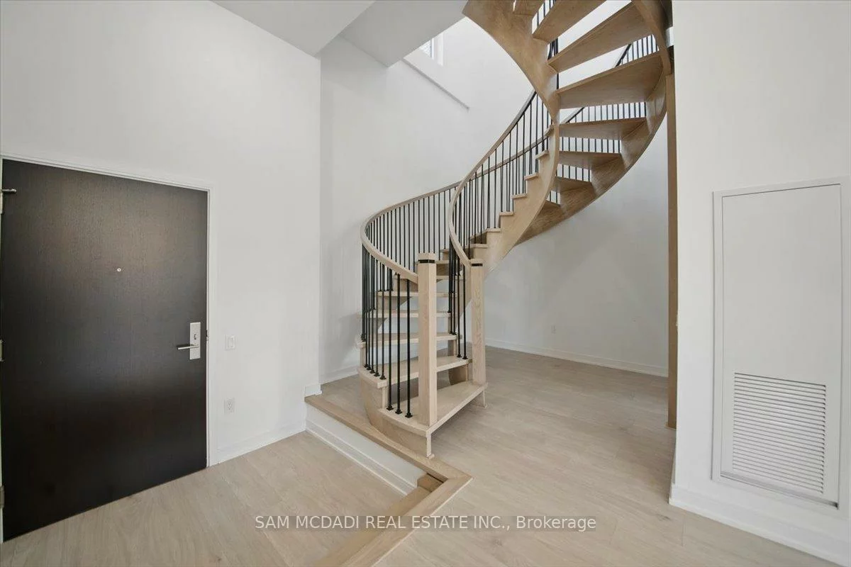 8, Nahani, Hurontario, Mississauga
