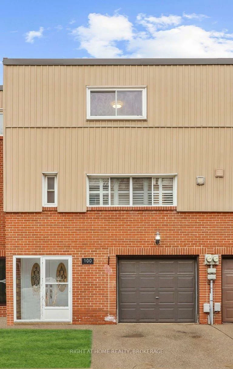 400, Bloor, Mississauga Valleys, Mississauga
