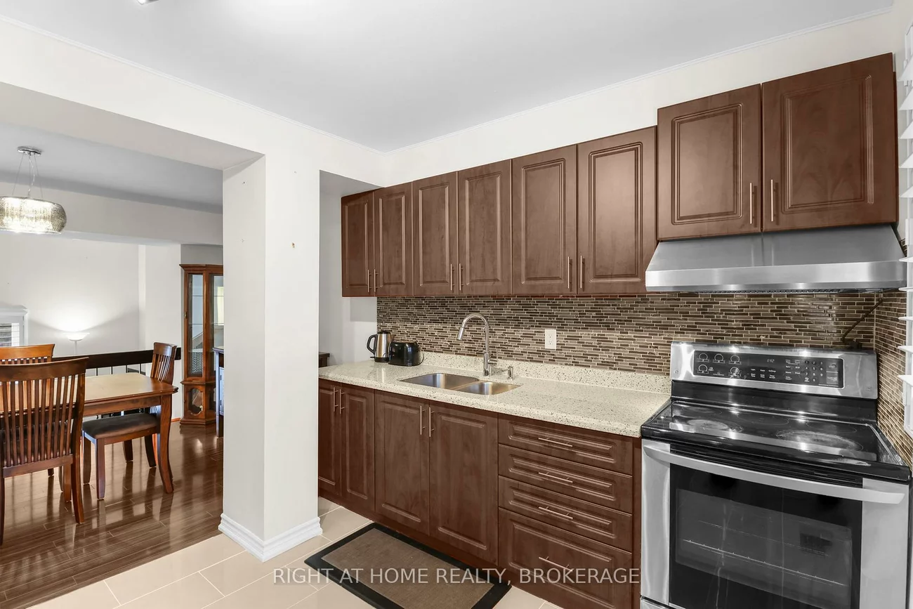 400, Bloor, Mississauga Valleys, Mississauga