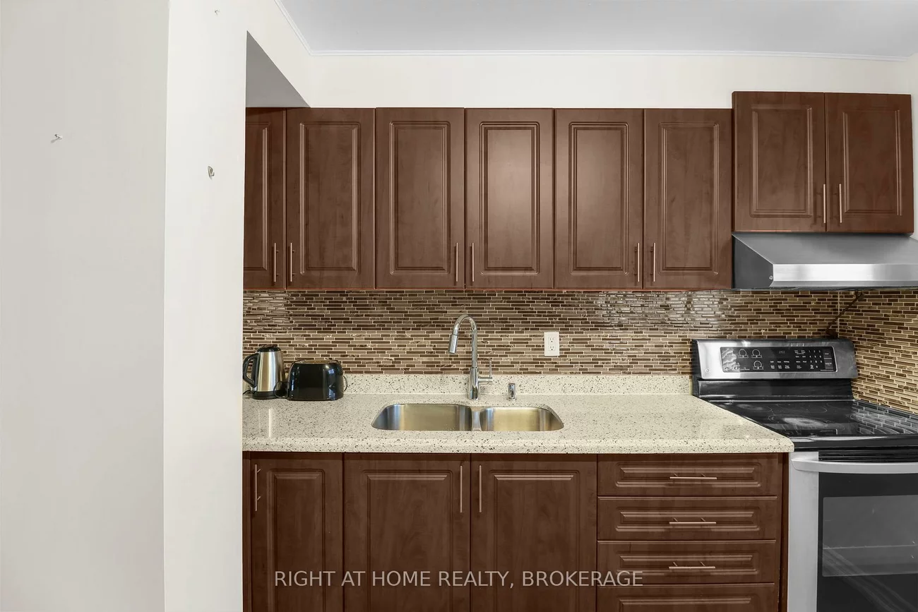 400, Bloor, Mississauga Valleys, Mississauga
