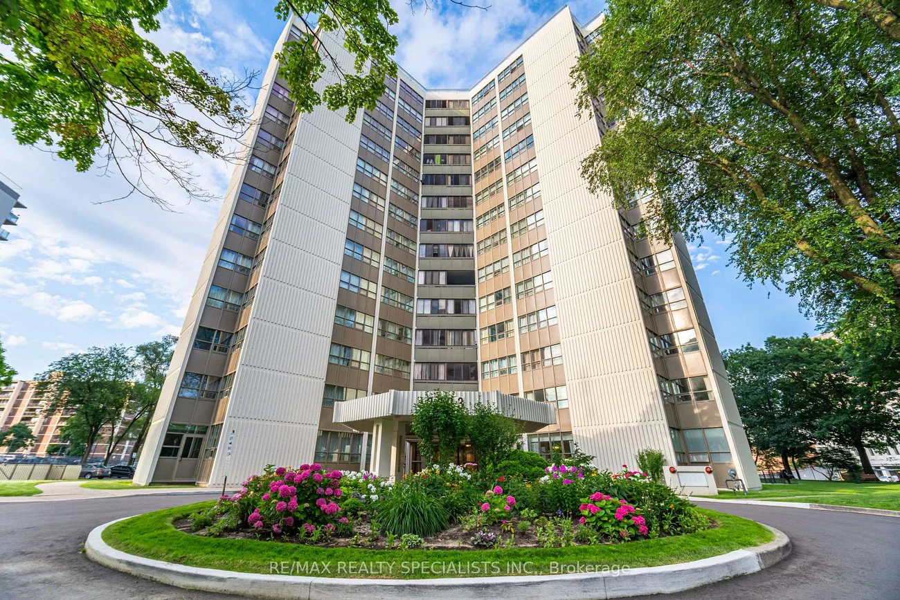 2323, Confederation, Cooksville, Mississauga