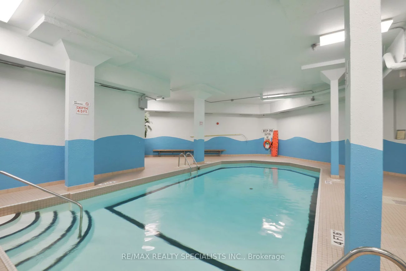 2323, Confederation, Cooksville, Mississauga
