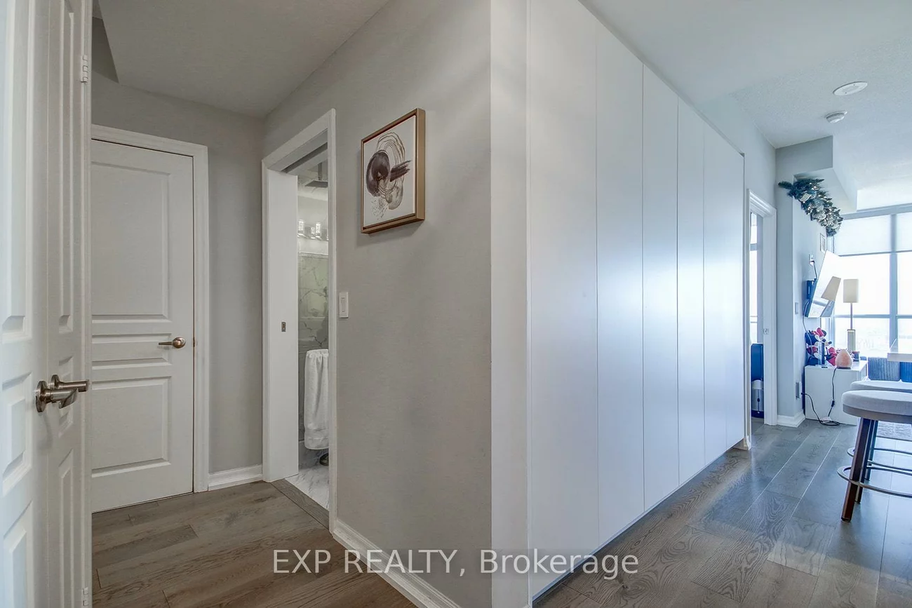 223, Webb, City Centre, Mississauga
