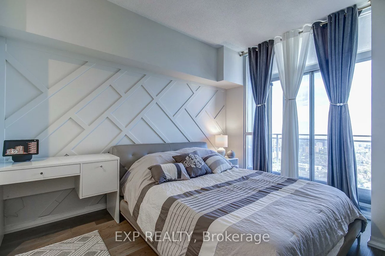 223, Webb, City Centre, Mississauga