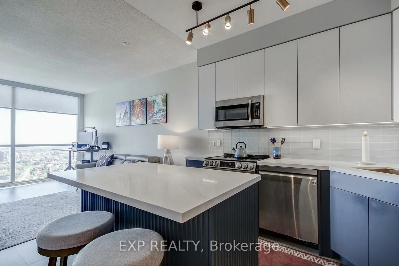 223, Webb, City Centre, Mississauga