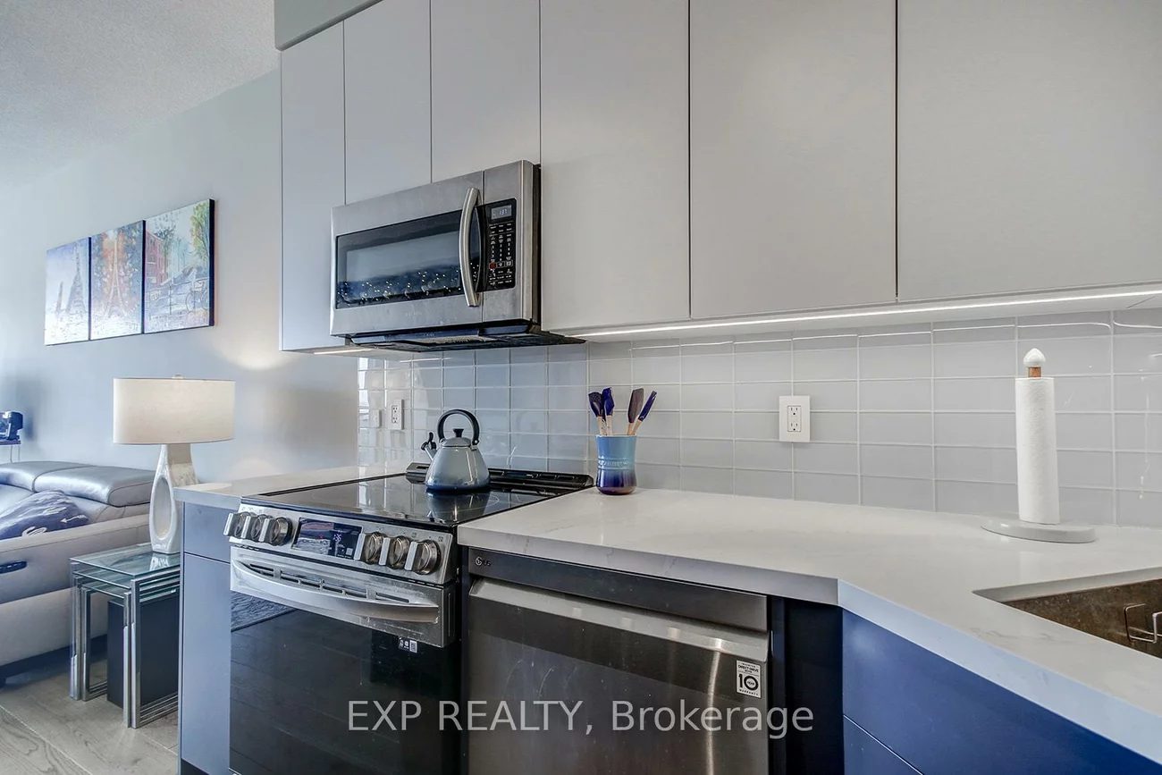 223, Webb, City Centre, Mississauga