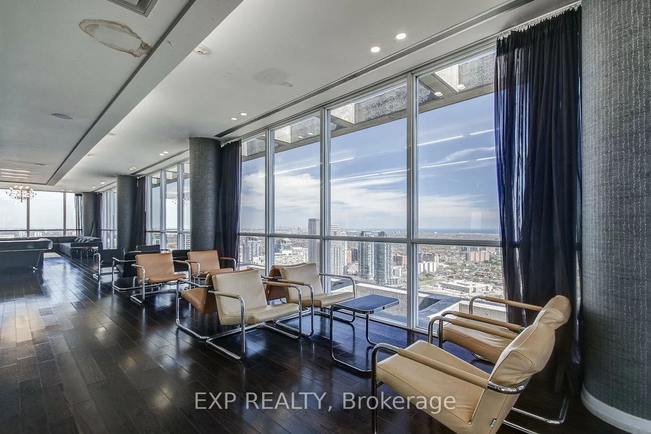 223, Webb, City Centre, Mississauga