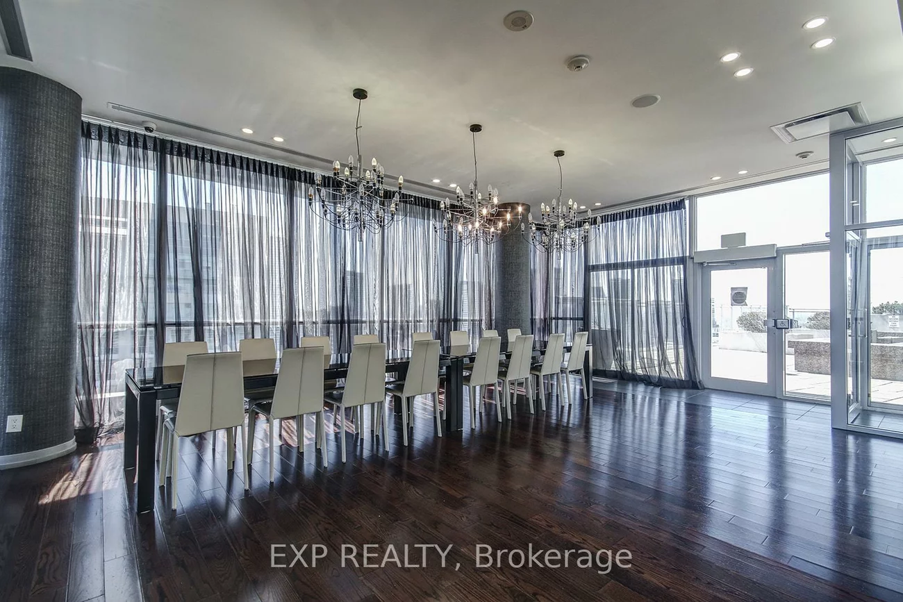 223, Webb, City Centre, Mississauga