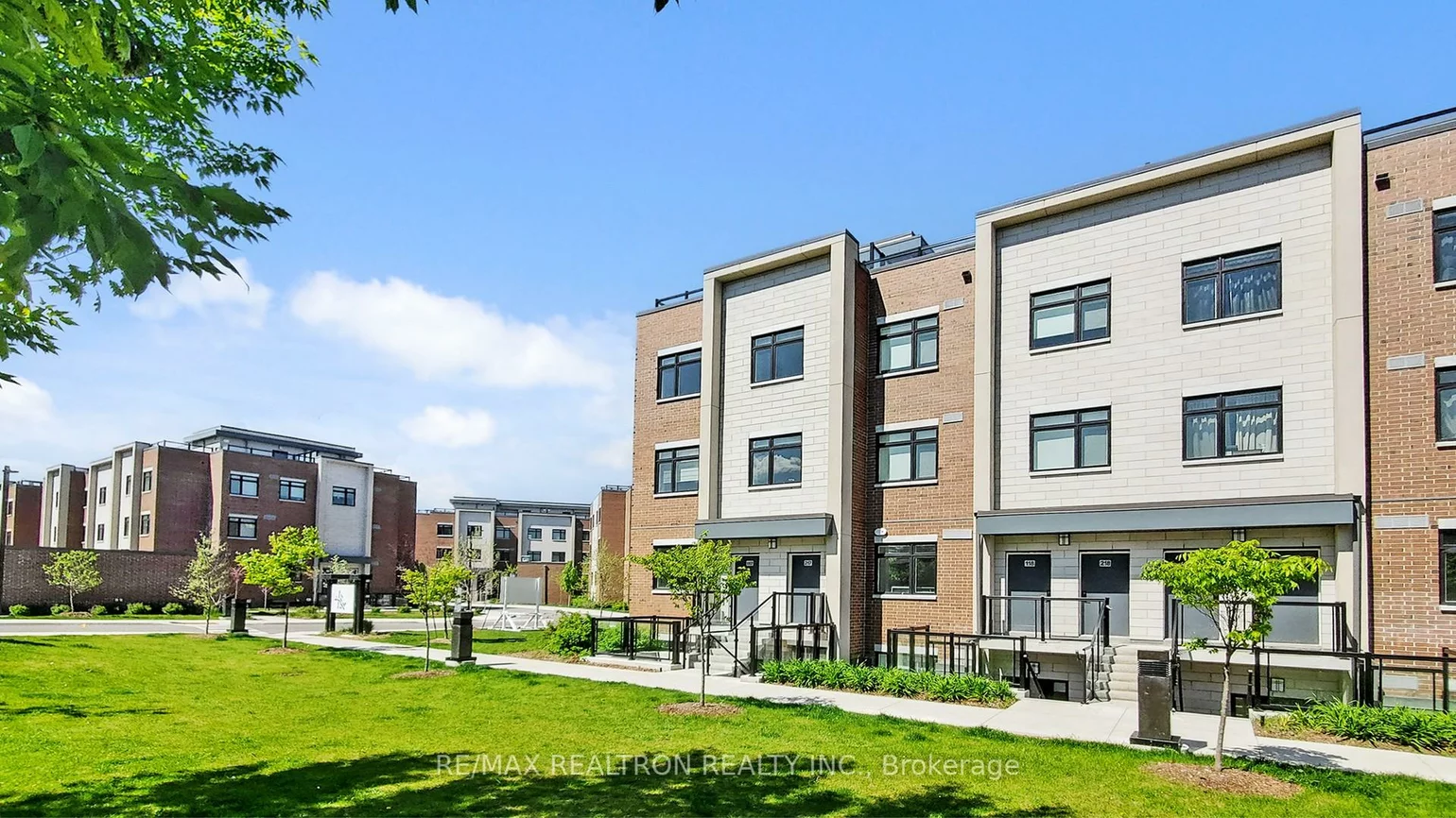 1070, Douglas Mccurdy, Lakeview, Mississauga