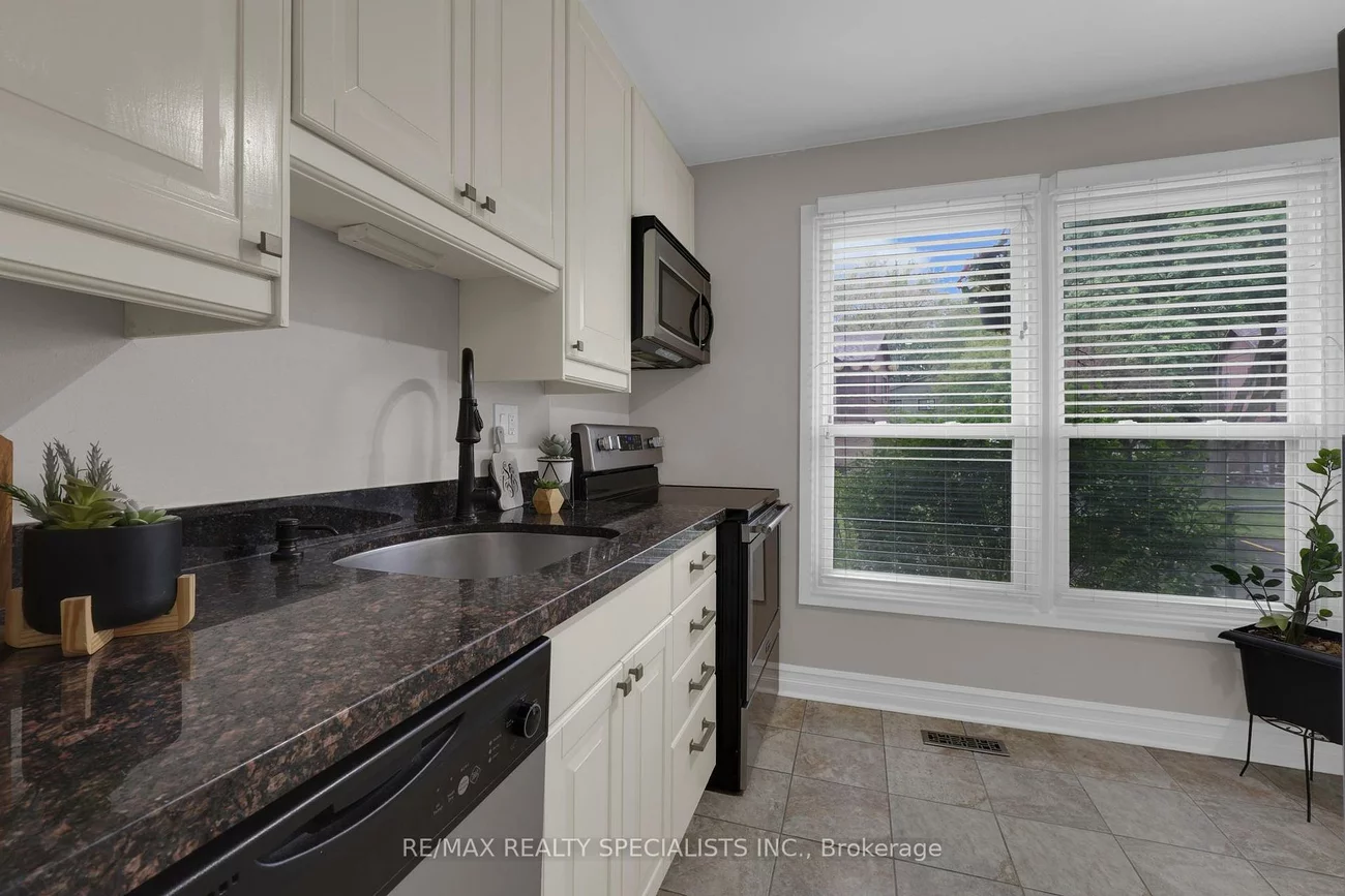6650, Falconer, Streetsville, Mississauga